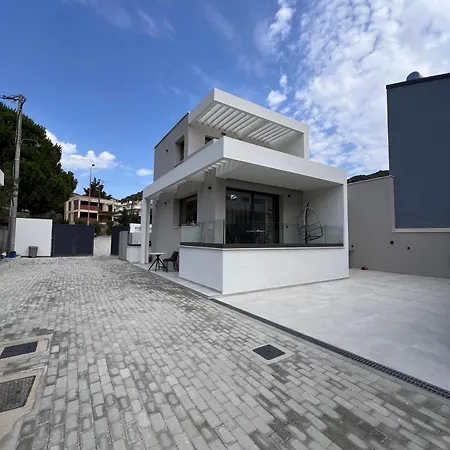 Sealuxe Living Aparthotel 4*