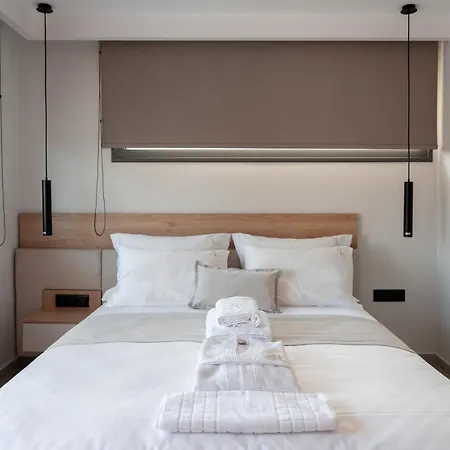 Aparthotel Sealuxe Living 4*