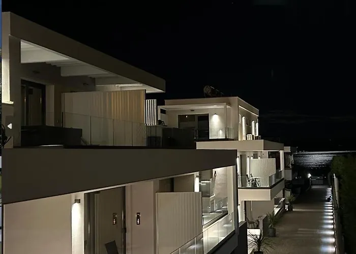 Апарт-отель Sealuxe Living