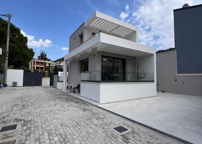 Sealuxe Living Апарт-отель 4*