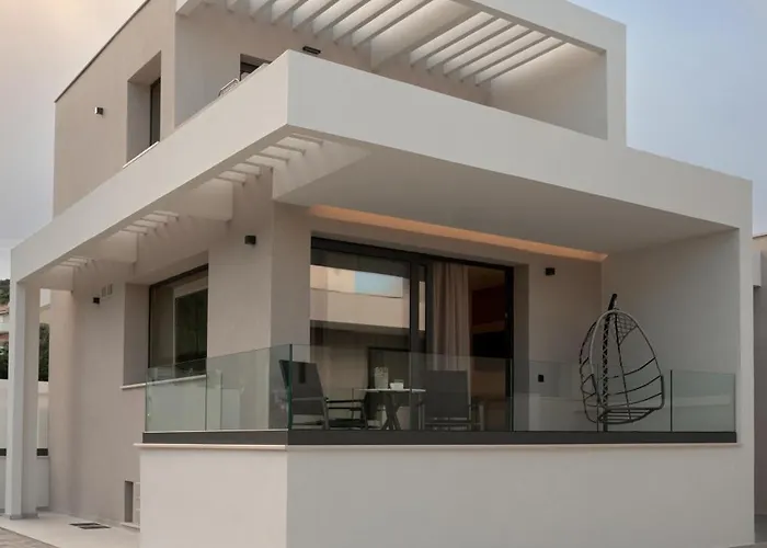 Апарт-отель Sealuxe Living 4*