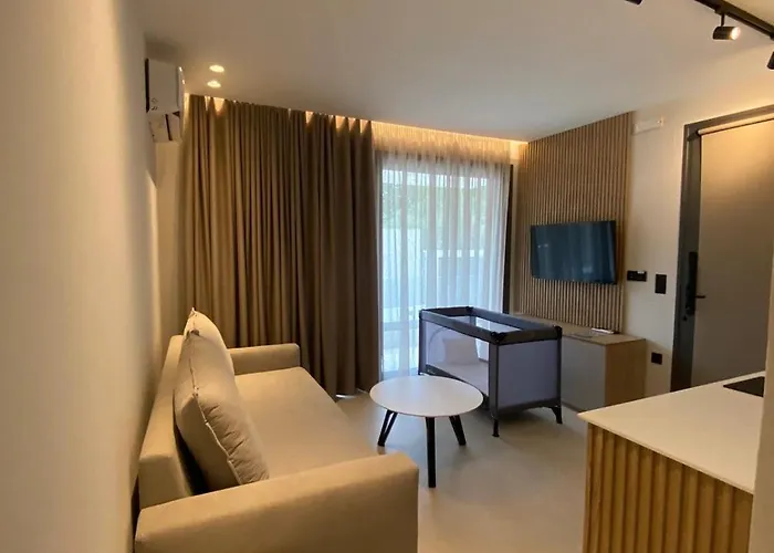 Апарт-отель Sealuxe Living Nea Iraklitsa